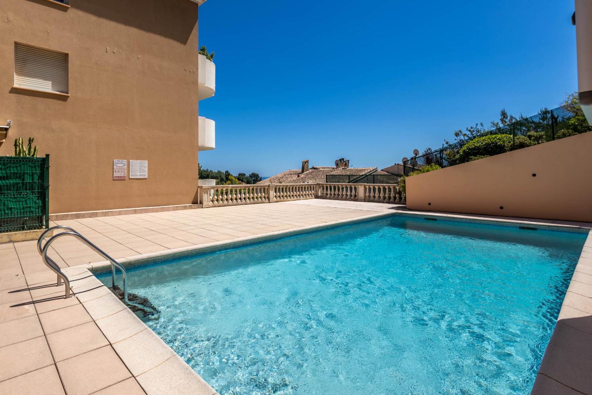 Mon Appart Avec Terrasse Et Piscine ロクブリュヌ＝カップ＝マルタン エクステリア 写真